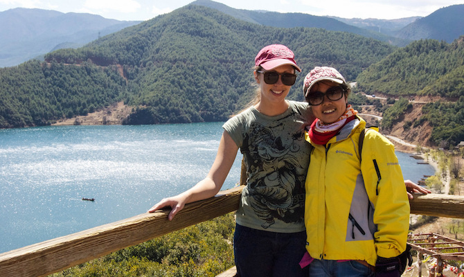 Kristin and ya ting hitchhiking around China